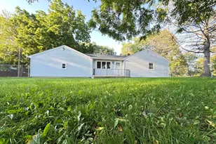 2716 Gideon Ave, Zion, IL 60099 - Photo 3