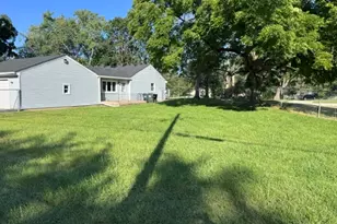 2716 Gideon Ave, Zion, IL 60099 - Photo 5