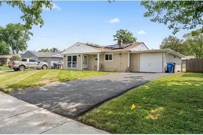 27 Cardinal Lane, Carpentersville, IL 60110 - Photo 1