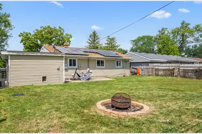 27 Cardinal Lane, Carpentersville, IL 60110 - Photo 3