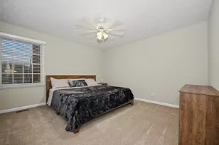 18 Stonebrook Ct, Bloomington, IL 61704 - Photo 97