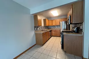1172 Rose Dr, Sycamore, IL 60178 - Photo 3