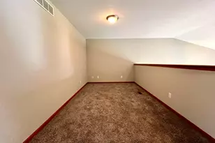 1172 Rose Dr, Sycamore, IL 60178 - Photo 9