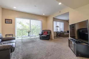 351 Town Pl Cir, Buffalo Grove, IL 60089 - Photo 17