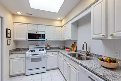351 Town Place Circle #503, Buffalo Grove, IL 60089 - Photo 7