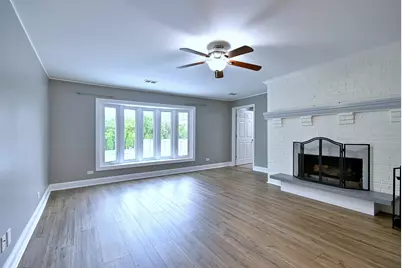 8164 N Carrolton Court, Hanover Park, IL 60133 - Photo 9