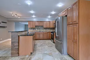 8164 N Carrolton Ct, Hanover Park, IL 60133 - Photo 3