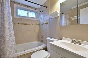 8164 N Carrolton Ct, Hanover Park, IL 60133 - Photo 25