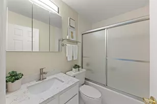 1043 S York Rd, Bensenville, IL 60106 - Photo 13