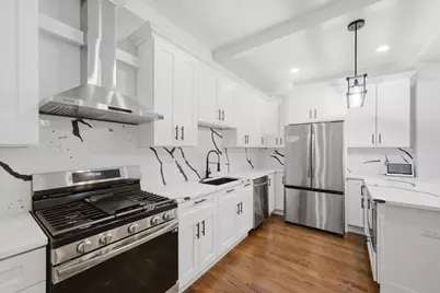852 N Trumbull Avenue, Chicago, IL 60651 - Photo 7