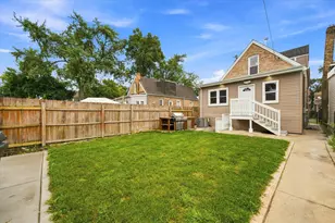 852 N Trumbull Ave, Chicago, IL 60651 - Photo 35
