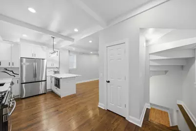 852 N Trumbull Avenue, Chicago, IL 60651 - Photo 11