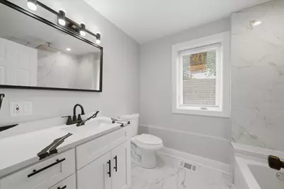 852 N Trumbull Avenue, Chicago, IL 60651 - Photo 17