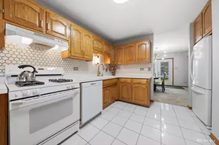 16630 Fairfax Ct, Tinley Park, IL 60477 - Photo 7