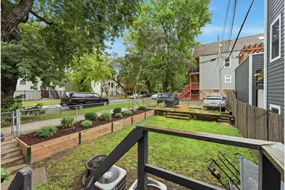 2135 W Barry Avenue, Chicago, IL 60618 - Photo 41