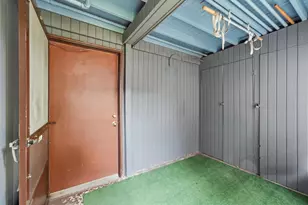 2135 W Barry Ave, Chicago, IL 60618 - Photo 39