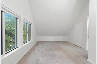2135 W Barry Avenue, Chicago, IL 60618 - Photo 15