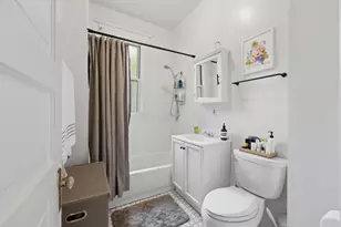 2135 W Barry Ave, Chicago, IL 60618 - Photo 27