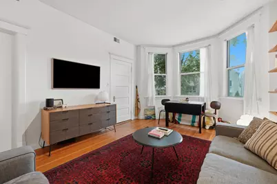 2135 W Barry Avenue, Chicago, IL 60618 - Photo 23