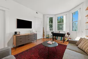 2135 W Barry Ave, Chicago, IL 60618 - Photo 23