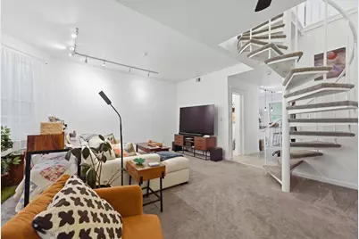 2135 W Barry Avenue, Chicago, IL 60618 - Photo 5