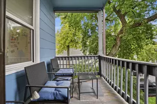 2135 W Barry Ave, Chicago, IL 60618 - Photo 19