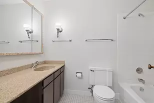 456 Raintree Ct, Glen Ellyn, IL 60137 - Photo 11