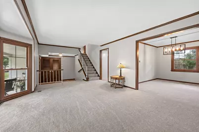 601 Menominee Lane, Naperville, IL 60563 - Photo 7