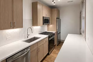 1904 W Pratt Blvd, Chicago, IL 60626 - Photo 3