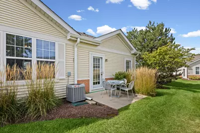 21452 Papoose Lake Drive #21452, Crest Hill, IL 60403 - Photo 3