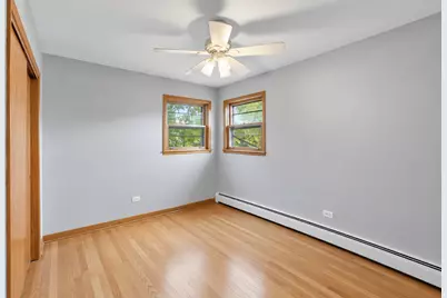 5547 W Higgins Avenue #2A, Chicago, IL 60630 - Photo 11