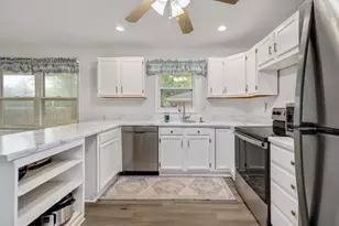 6705 Clarendon Hills Rd, Darien, IL 60561 - Photo 13