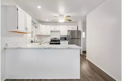 6705 Clarendon Hills Road, Darien, IL 60561 - Photo 11
