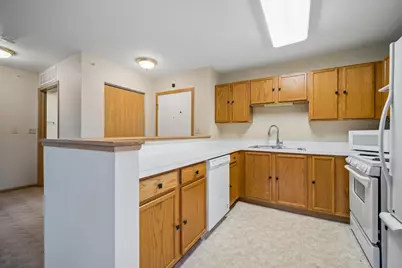 801 N McLean Boulevard #330, Elgin, IL 60123 - Photo 11