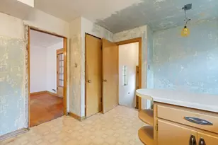 9643 S Richmond Ave, Evergreen Park, IL 60805 - Photo 13