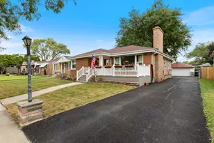 9643 S Richmond Ave, Evergreen Park, IL 60805 - Photo 1