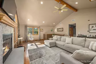 2116 N Pebble Dr, McHenry, IL 60051 - Photo 9