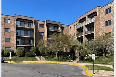 601 W Huntington Commons Road #302, Mount Prospect, IL 60056 - Photo 1