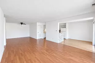 601 W Huntington Commons Rd, Mount Prospect, IL 60056 - Photo 11