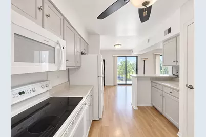 601 W Huntington Commons Road #302, Mount Prospect, IL 60056 - Photo 9