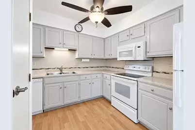 601 W Huntington Commons Road #302, Mount Prospect, IL 60056 - Photo 7