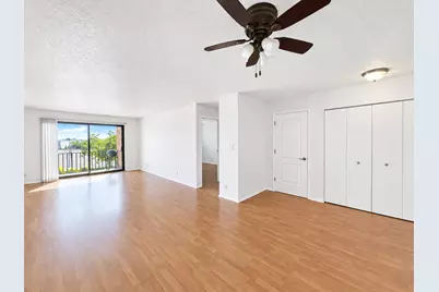 601 W Huntington Commons Road #302, Mount Prospect, IL 60056 - Photo 3