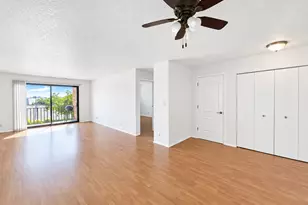 601 W Huntington Commons Rd, Mount Prospect, IL 60056 - Photo 3