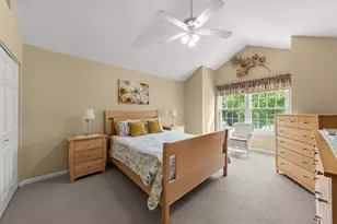 320 Cimarron Rd E, Lombard, IL 60148 - Photo 9