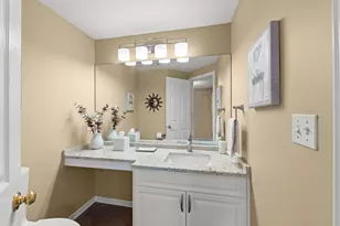320 Cimarron Rd E, Lombard, IL 60148 - Photo 7