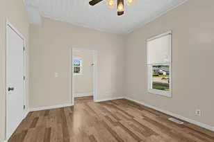 110 2nd St, Lasalle, IL 61301 - Photo 7