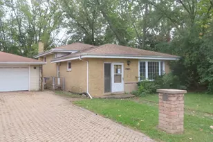 127 S Addison Rd, Wood Dale, IL 60191 - Photo 1