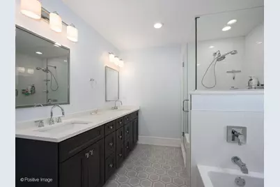 5534 N Linder Avenue, Chicago, IL 60630 - Photo 17