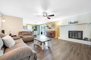 5074 Oakridge Dr, Saint Anne, IL 60964 - Photo 3