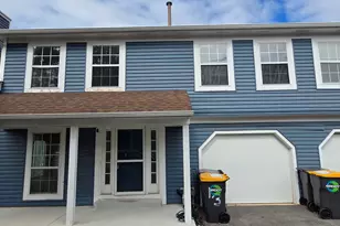 173 Hazelnut Dr, Streamwood, IL 60107 - Photo 1